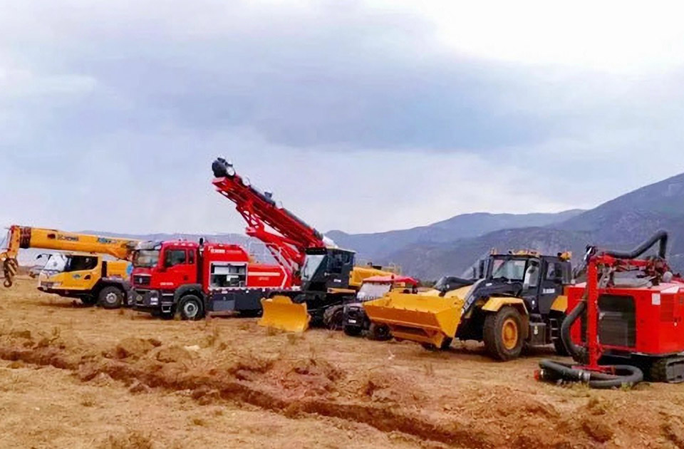 88858cc永利参与空地联合营救灭火、“孤岛”救援、堰塞湖险情处置等实战演练。