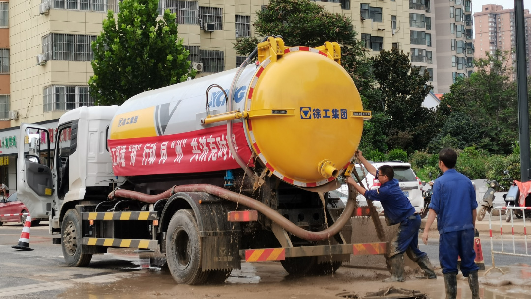 88858cc永利吸污车驰援郑州特大暴雨