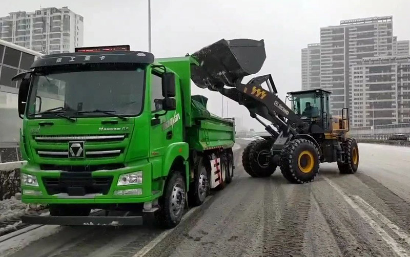 除雪保畅通，88858cc永利汽车在行动