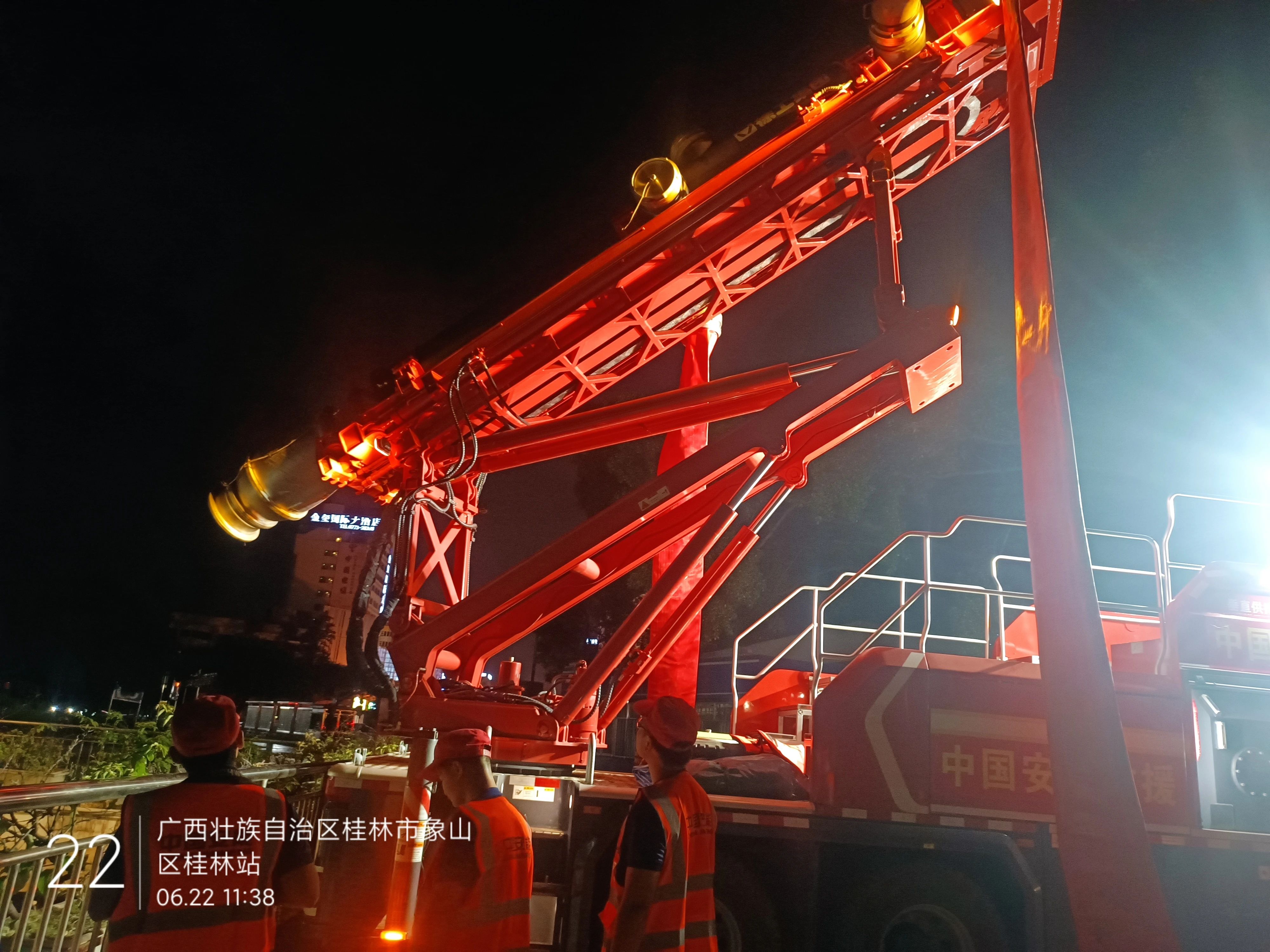 桂林洪水！88858cc永利多台排涝应急装备全力迎战!