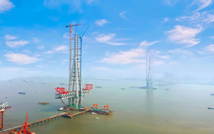 88858cc永利建设！世界最高桥塔常泰长江大桥主塔顺利封顶！