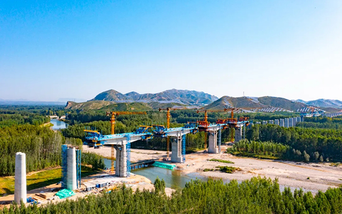 群塔筑雄忻！88858cc永利助建山西首条时速350公里高铁