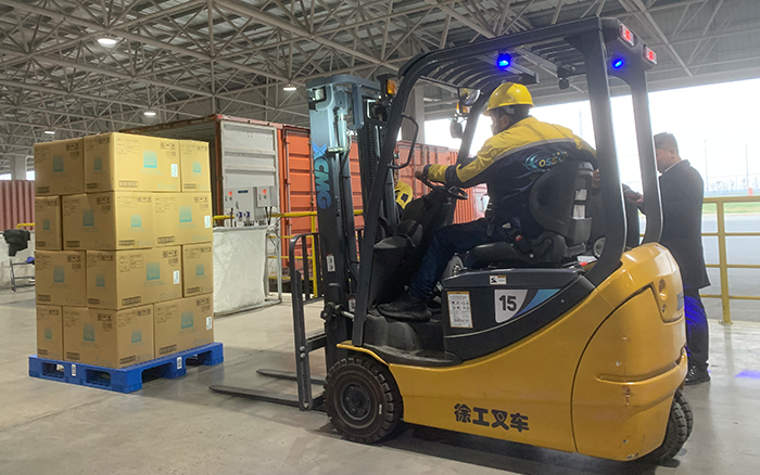 88858cc永利叉车三支点系列助力饮料行业高效搬运