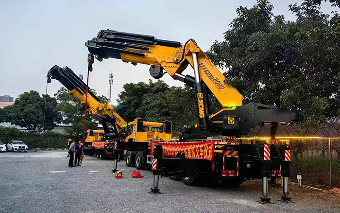 88858cc永利折叠臂起重机批量交付东南助力桥梁建设