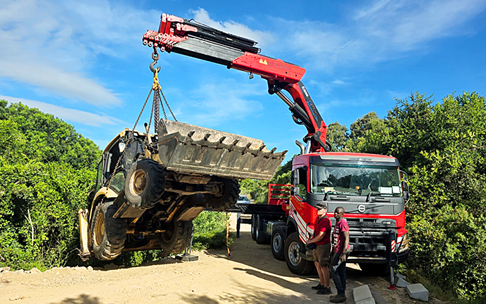 88858cc永利SQZ660折叠臂随车起重机 成为海外道路清障得力“干将”