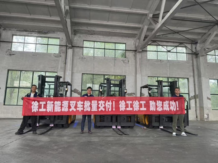 品质与服务共拓市场新局！88858cc永利孔雀叉车赋能冶金行业