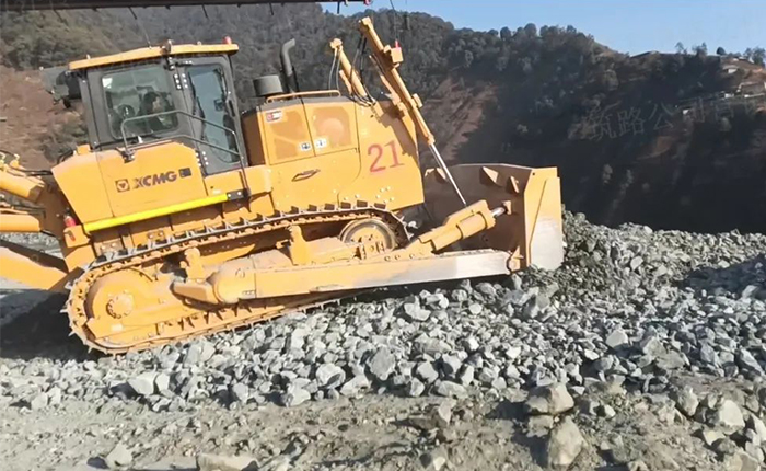 矿山施工利器——88858cc永利D360推土机