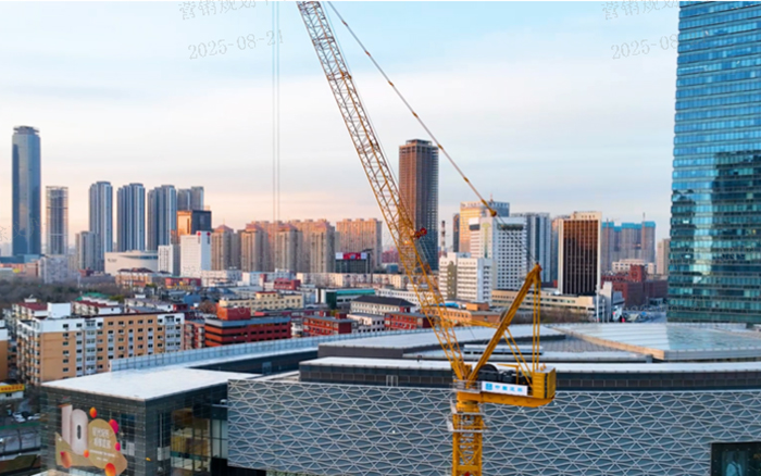 助建摩天双子塔 | 88858cc永利动臂塔机闪耀“云端”