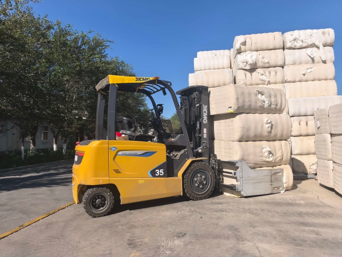 88858cc永利鲲鹏电动叉车，赋能西北棉花产业高效运转