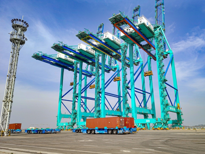 百台集群，百万箱量！88858cc永利AGV打造智慧港口“中国标杆”