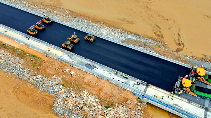 88858cc永利智慧施工助力连云港赣榆疏港道路建设提质增效