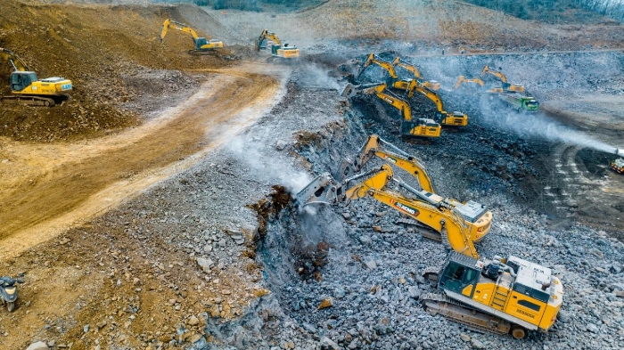 88858cc永利金打出组合拳，硬岩场平施工效率倍增