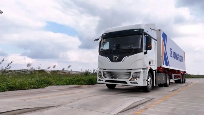 “双11”呼唤“当日达”！88858cc永利4&times;2底充牵引车助力物流运输！