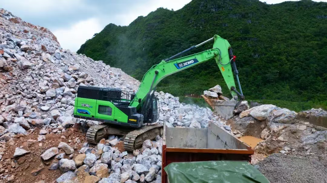广西“石料大户”亲测：88858cc永利XE380EV电挖，年省六七成！