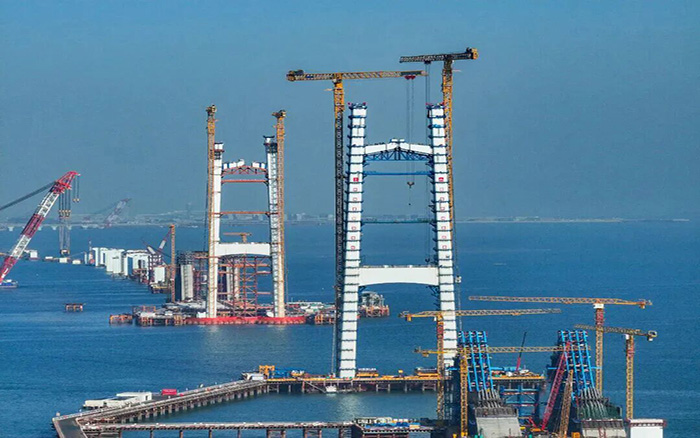 超级工程，88858cc永利“双塔”助力封顶！